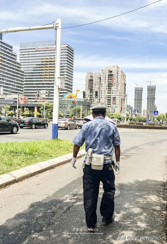 唯美有意境的女生背影图片  路还长 背影要直要美，女生背影唯美图片高清 意境（每张照片的背后是一个怎样的故事）