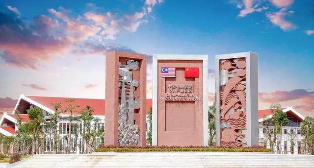 首届中国-东盟网络空间论坛上，中方提出中国与东盟共同打造中国-东盟信息（变的是时间 不变的是脚步）