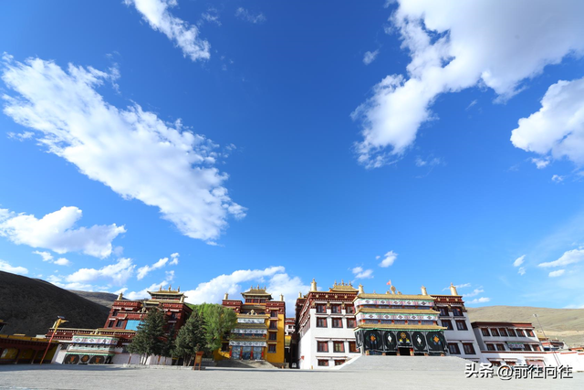 墨石公园属于哪个县城，墨石公园简介（必驾木格措墨石公园圣地理塘）