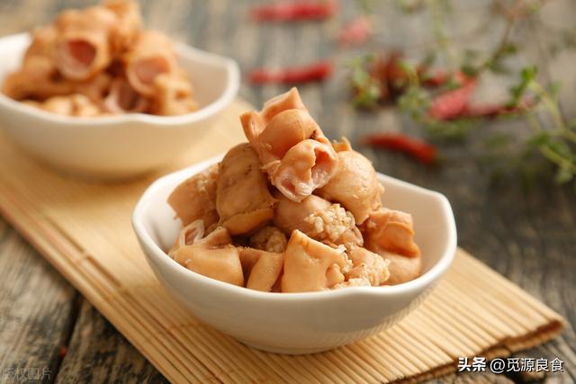 猪大肠怎么洗干净，肥肠怎样洗才干净（一个矿泉水瓶就能洗干净）