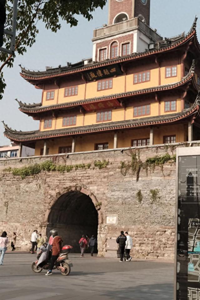 没来过鼓楼，不算真正的宁波人...