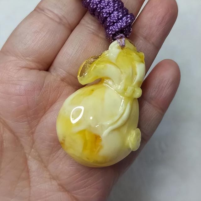 二代蜜蜡到底好不好，二代蜜蜡好吗（“二代蜜蜡”到底算不算蜜蜡）