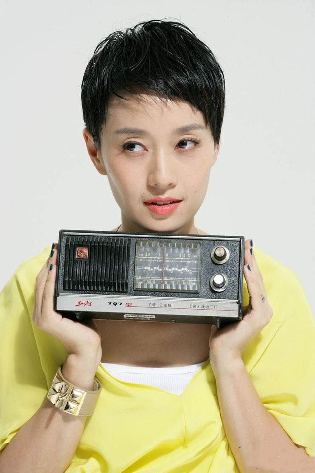 四季型人色彩测试详细，秋季型人适合哪种色系（记住暖黄皮适合的6种服饰用色）