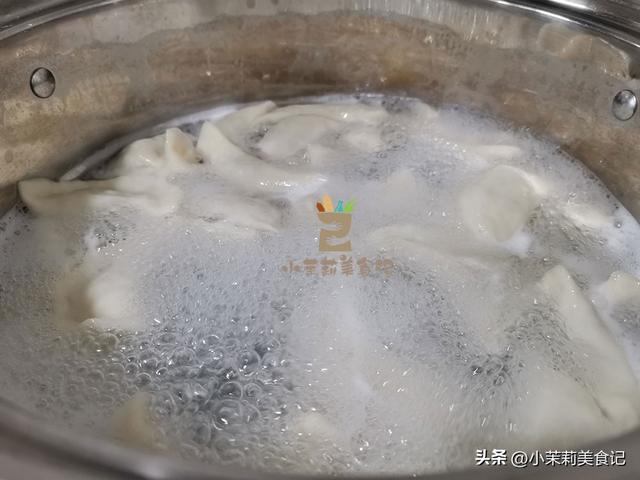 牛肉水饺馅儿搭配什么样的蔬菜，牛肉饺子馅配什么蔬菜（钙含量是牛肉15倍）