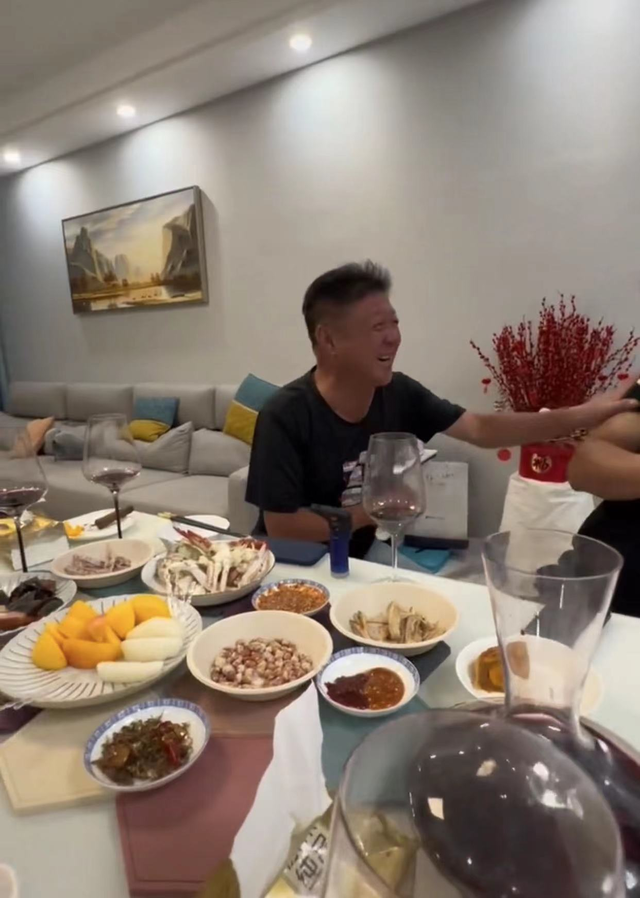 姜育恒是韩国人吗，姜育恒是哪里人（6人吃4盘菜太俭朴）