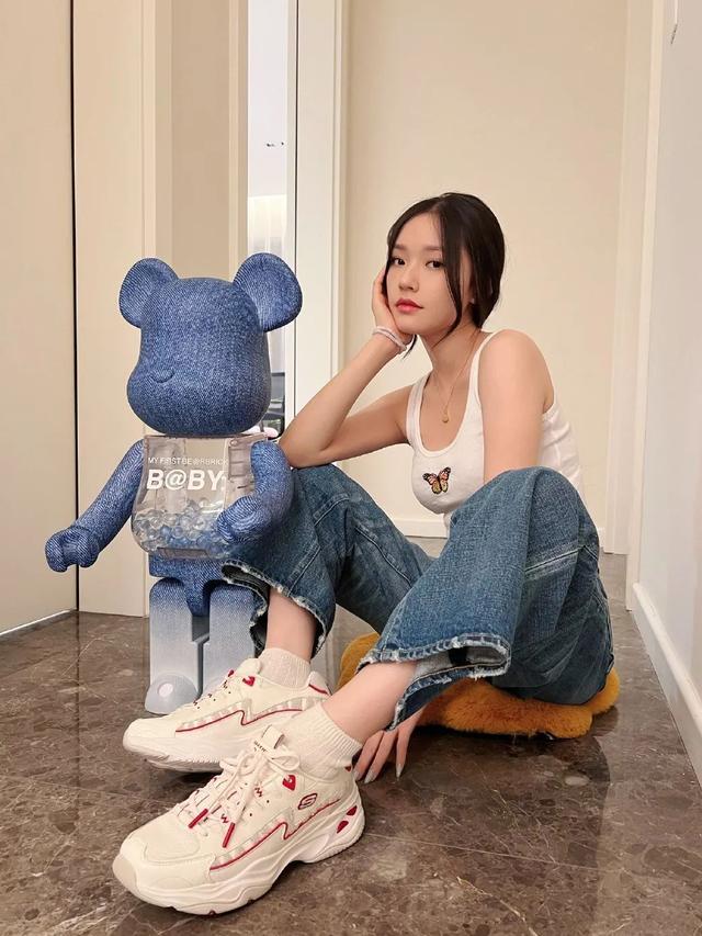 去海边穿什么鞋子合适，去海边沙滩穿什么鞋最合适（今夏最火的4双新鞋）