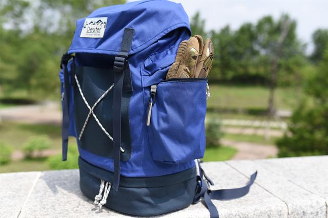 deuter双肩包，包好还是人好-DEUTER多特城市记忆双肩包