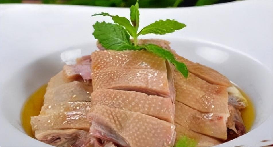 《舌尖上的中国》美食栏目,所以说来安徽玩一趟,一定要尝尝当地的特色