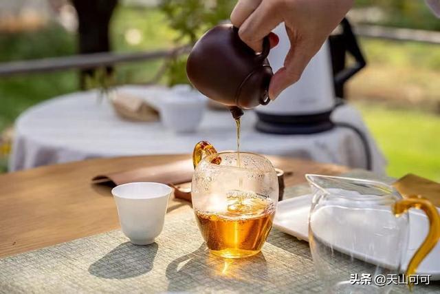 羊肉火锅配菜有哪些，羊肉火锅底料配方（入秋吃涮羊肉时的3个好搭档）