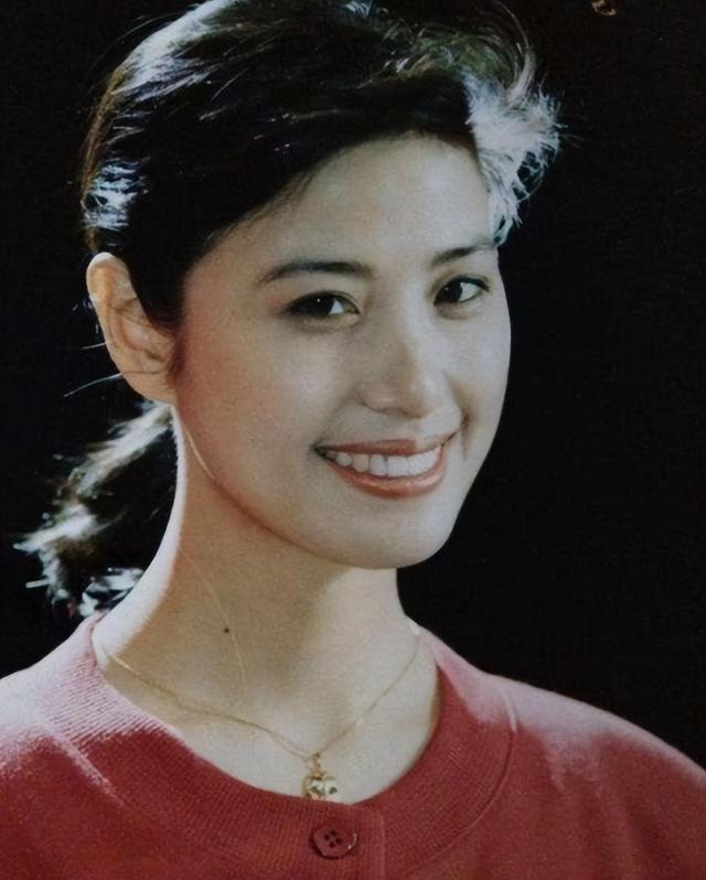 林心如面相分析,林心如妹妹(总是一副"愁眉苦脸"的样子)