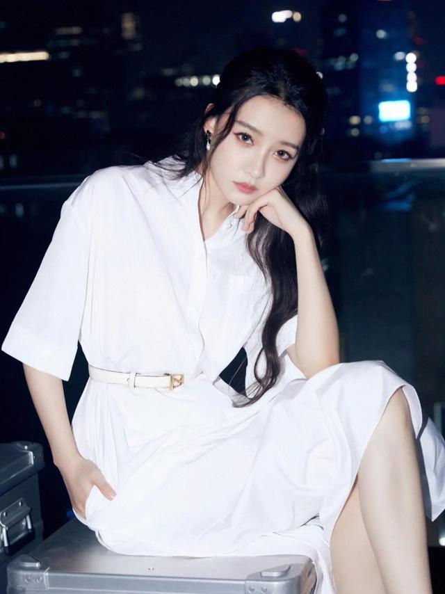 如何评价孙怡的长相，孙怡——天使面孔魔鬼身材