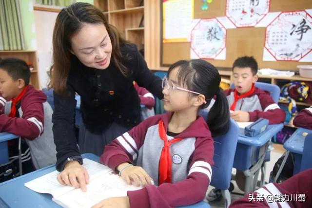 绵阳外国语实验学校，绵阳外国语实验学校初中2022招生（绵阳外国语实验学校小学语文教师金梅）