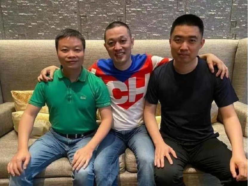 小鹏汽车老板开始卖惨了，半年血亏44亿！