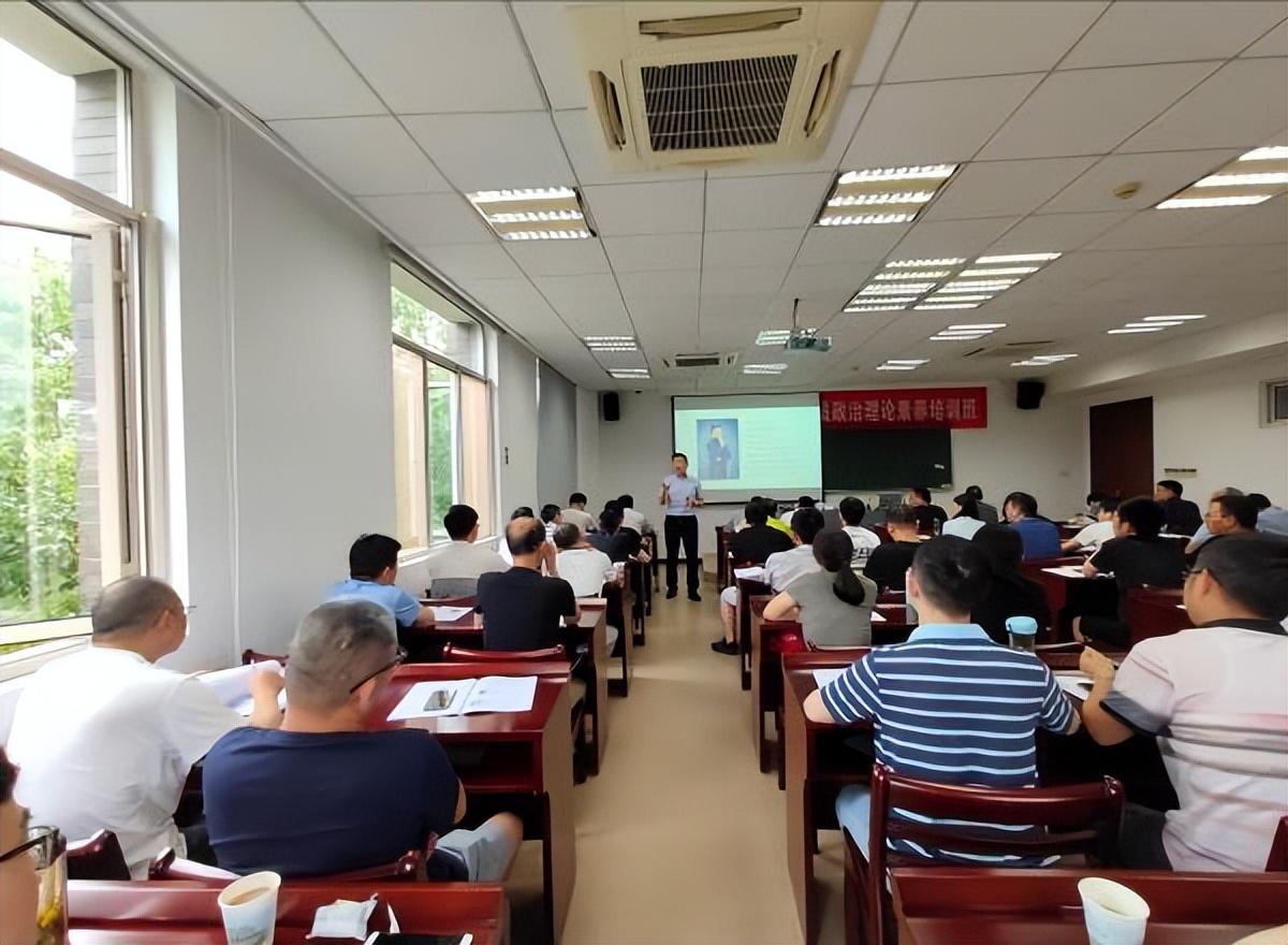 结构化表达三步法是哪三步，年终总结的攻略（结构演讲·三步学会职场公众表达）