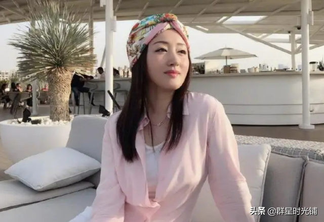 杨钰莹：24岁错爱一人葬送十年事业，如今51岁单身一人，无儿无女