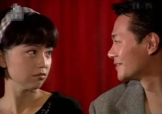 江华和邓萃雯当年事件，江华和邓萃雯当年事件发布会（曾让万梓良在马路上下跪）