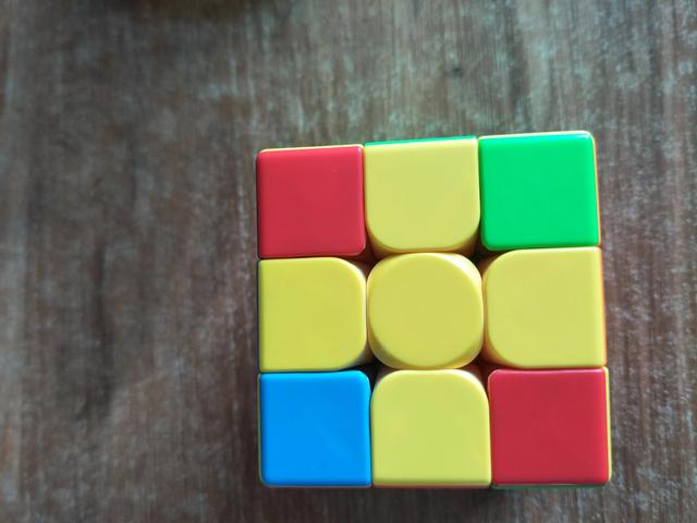 10秒复原三阶魔方，三阶魔方10秒还原教程（不记公式简单易学的三阶魔方复原方法）