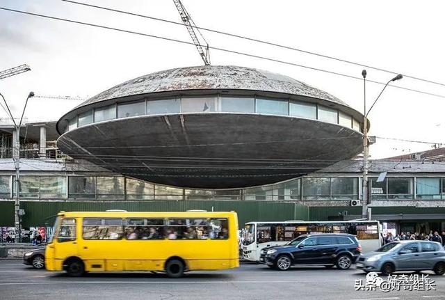 俄罗斯建筑风格，俄罗斯的建筑风格是什么（废土朋克、未来乌托邦、外星人基地）