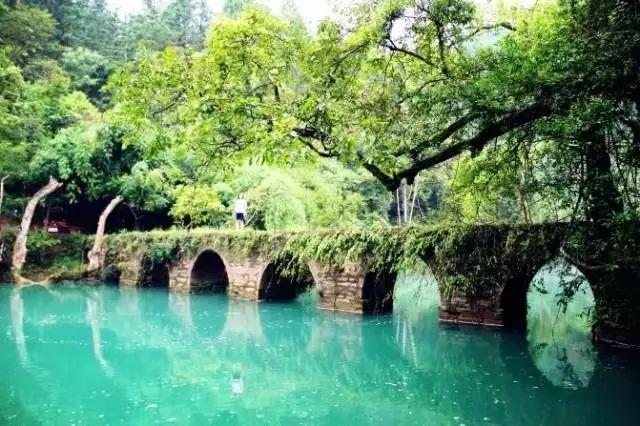 春天去哪里旅游好，这才是春天最值得去的20个地方（中国最美的30个地方）