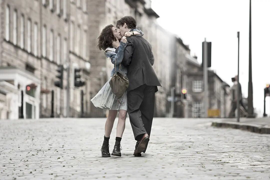 适合情侣一起看的电影，适合情侣一起看的电影推荐（18部适合情侣在一起观看的高分经典电影）