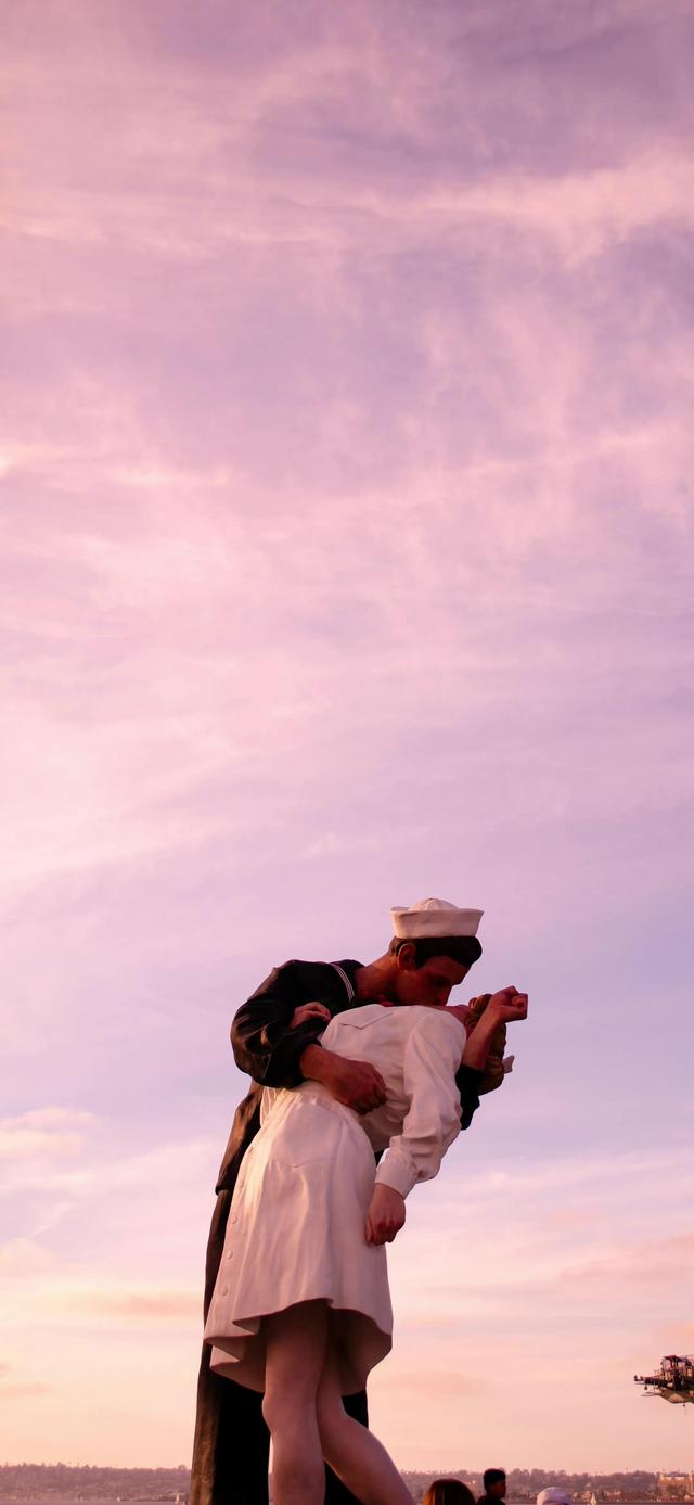 落日与晚风深情的相拥是什么歌，落日与晚风表达的什么（壁纸，落日与晚风深情的相拥）