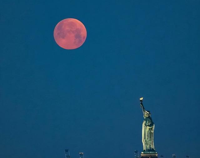 超级月亮是什么，超级月亮是什么对地球有什么影响（今年最大的“超级月亮”将登场）