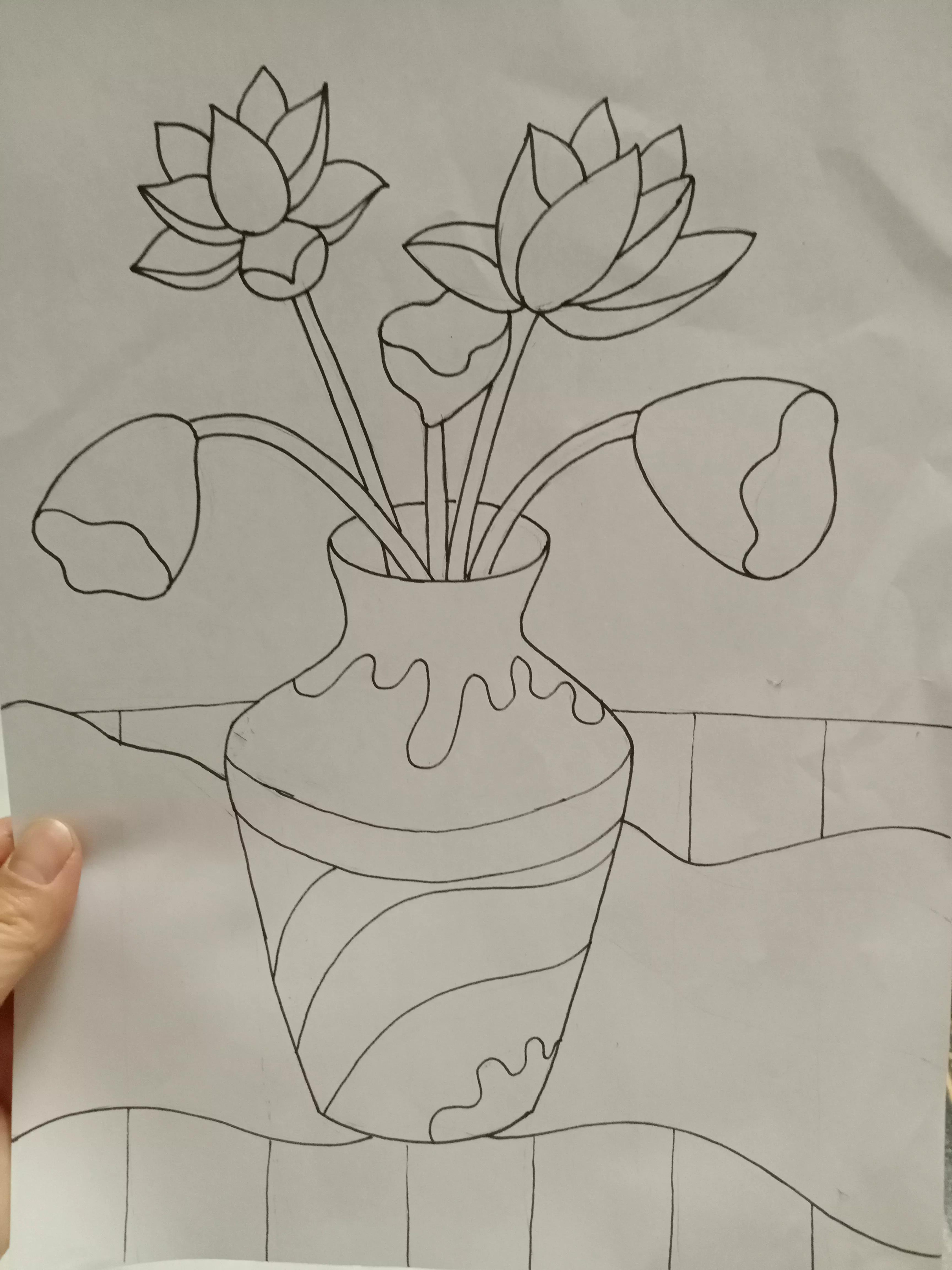花瓶怎么画好看又简单，怎么画花瓶简笔画（多步骤详细解说线描画《花瓶和花》的画法）