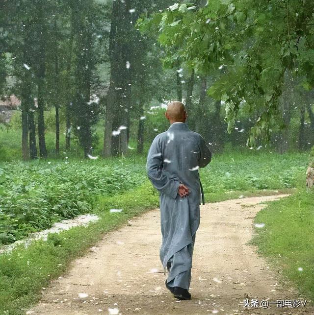 大块头有大智慧断头照，大块头大智慧。后面孙果把李凤怡的头砍掉了（由神作变烂片的电影《大块头有大智慧》）