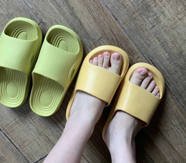 eva和pu鞋底材质哪个好，鞋垫是EVA好还是PU好（记住这8不买，基本不会踩坑）