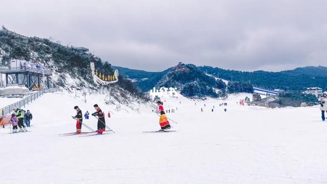 玉龙雪山几月份去最好，玉龙雪山几月份去最好翻译（云南冬季旅游热门景点）