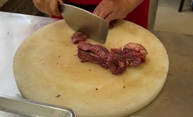 马肉怎么吃，马肉怎么吃好吃请你告诉一声（河北国道边的驴马肉自助）