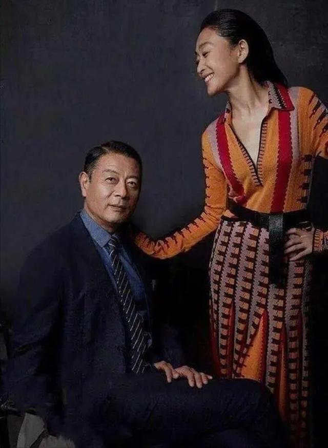 巫刚现任妻子陈瑾，巫刚个人资料（与哥哥一起坚持单身）