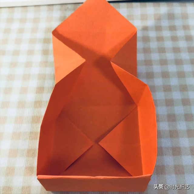 怎么用纸做一个盒子，怎样用纸来制作盒子（折纸教程之纸盒）