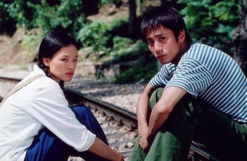 1,《血色浪漫》中宁伟的饰演者是叶静.