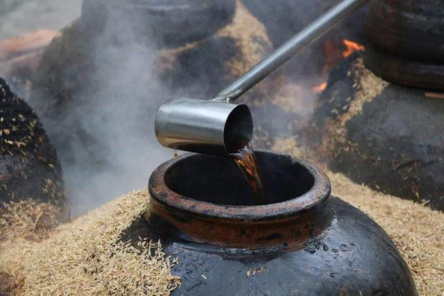客家娘酒和黄酒的区别，客家黄酒是什么酿的（白酒百科：“烧春”不是白酒）