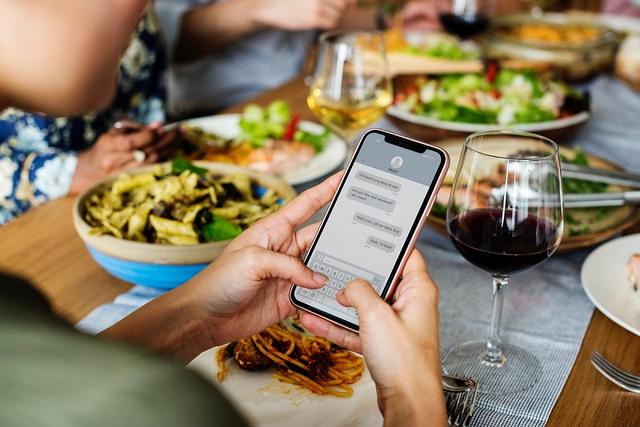 苹果手机wifi热点怎么设置，苹果手机如何开wifi热点（iPhone共享Wi-Fi真方便）
