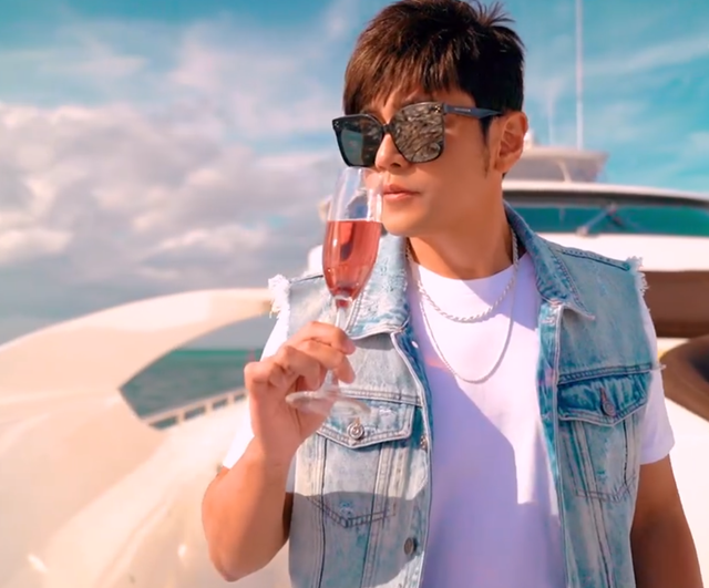 吉他 粉色 小清新，吉他的图片大全唯美（儿子罗密欧首次出镜）