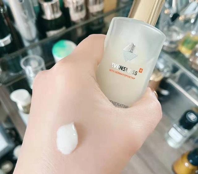 乳液的作用和功效，乳液分类及功效（这4套平价小众的抗初老水乳）