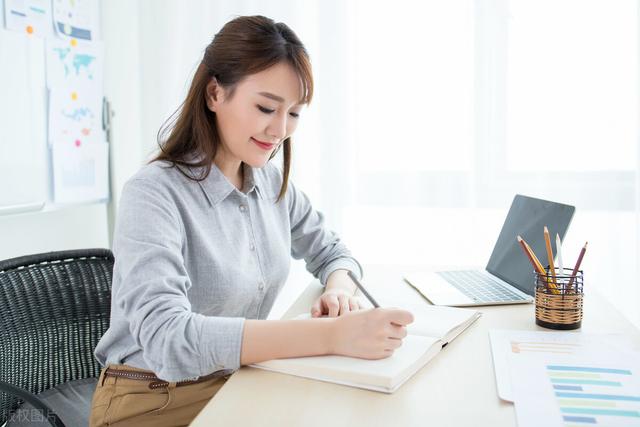 怎样出版自己的书，怎样出版第一本书（如何写作一本书）