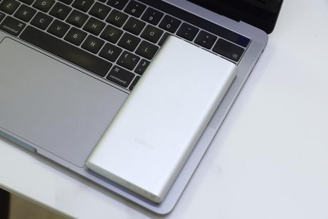小米手机充电慢，充电慢怎么办小米（10000mAh、三口输出）