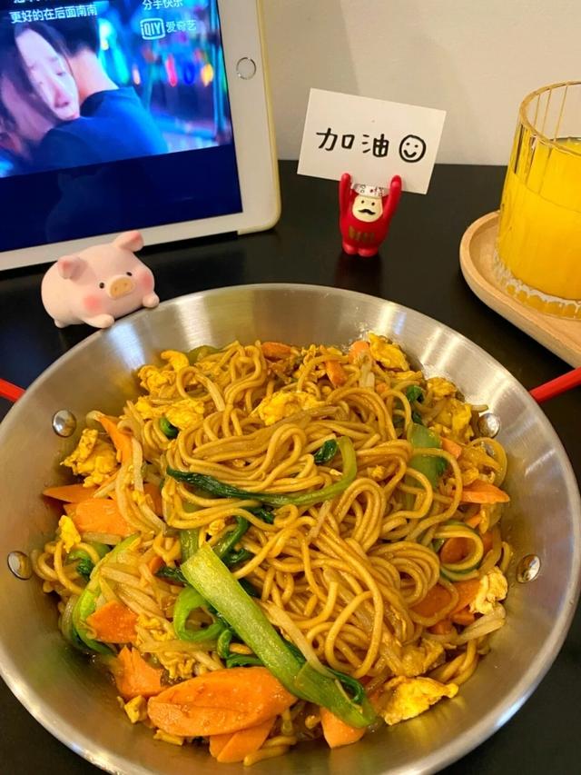 最精致美食文案，适合晒美食发的朋友圈文案