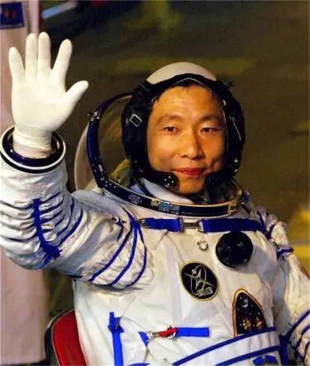 杨利伟的资料，杨利伟是什么人（杨利伟回忆火箭加速）