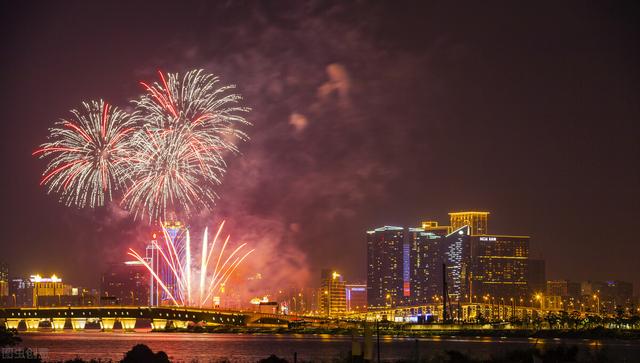 祝福祖国的寄语，迎新年祝福祖国寄语（国庆节对祖国的祝福语句）