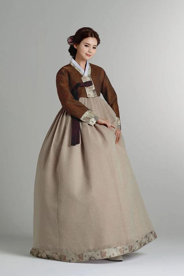 朝鲜族服饰特点,朝鲜族服饰特点饮食(2500 朝鲜族传统服饰素材参考)