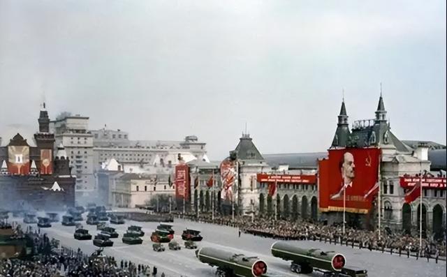 玉米男孩原型图片，玉米男孩图片是真的吗（苏联航天员科马洛夫之死）