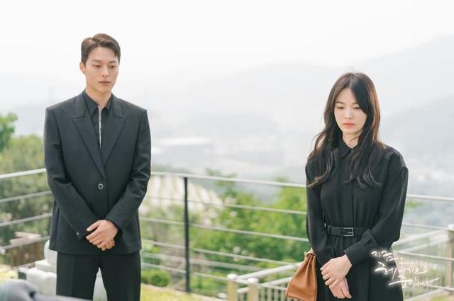 尹晶喜主演的电视剧，尹晶喜和老公的结婚照（在生活中如何做到断舍离）