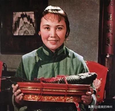 祥林嫂的故事是什么，祥林嫂的故事是什么意思（原创：她是一个时代的悲剧人物）