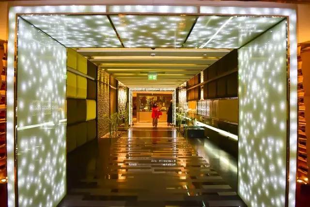 迪拜帆船酒店简介，迪拜帆船酒店介绍（80张高清图带你走进迪拜七星级帆船酒店）