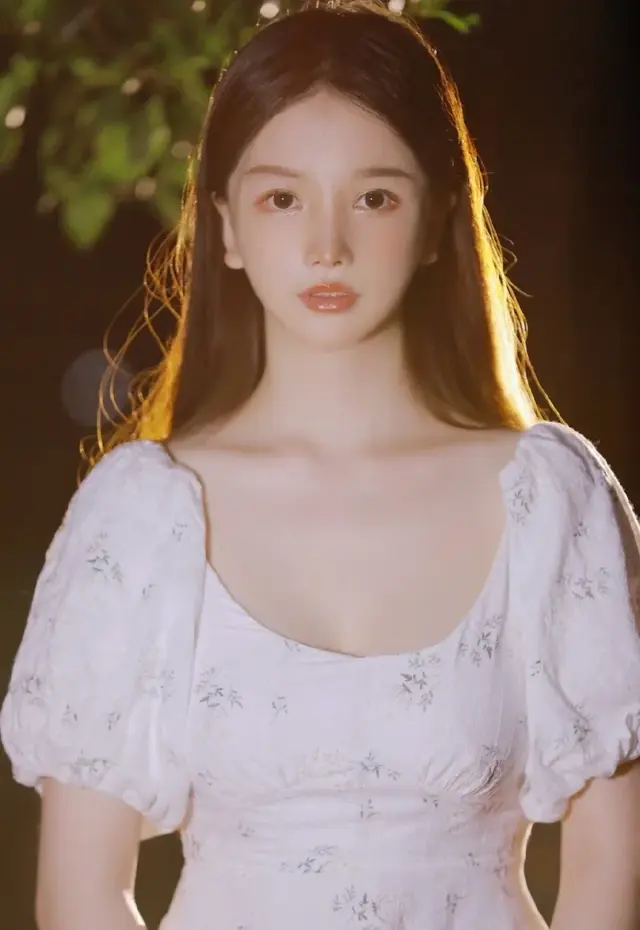 女生暗恋你的表现，女生暗恋你的6个暗示（出现一个就可以升级关系了）