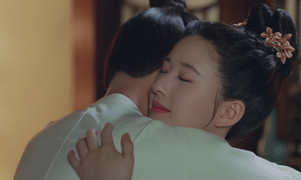 北美大灰狼是什么梗，北美灰狼为什么这么大（嘟嘴索吻、牵手搂抱、时刻黏在一起）